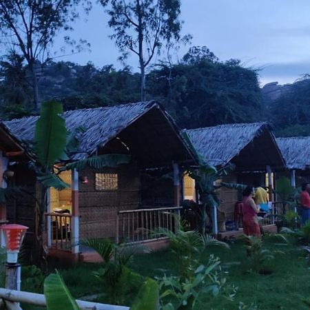 Island Vibes Hampi Guesthouse ภายนอก รูปภาพ