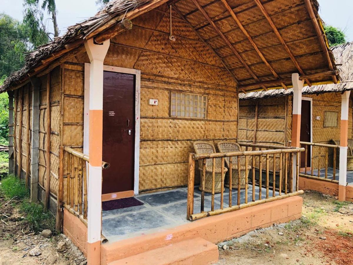 Island Vibes Hampi Guesthouse ภายนอก รูปภาพ