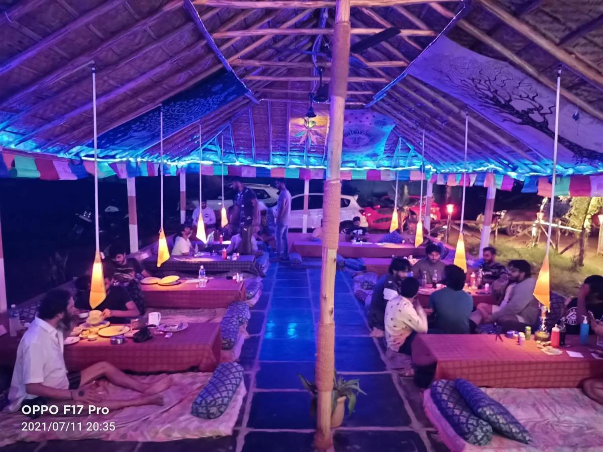 Island Vibes Hampi Guesthouse ภายนอก รูปภาพ