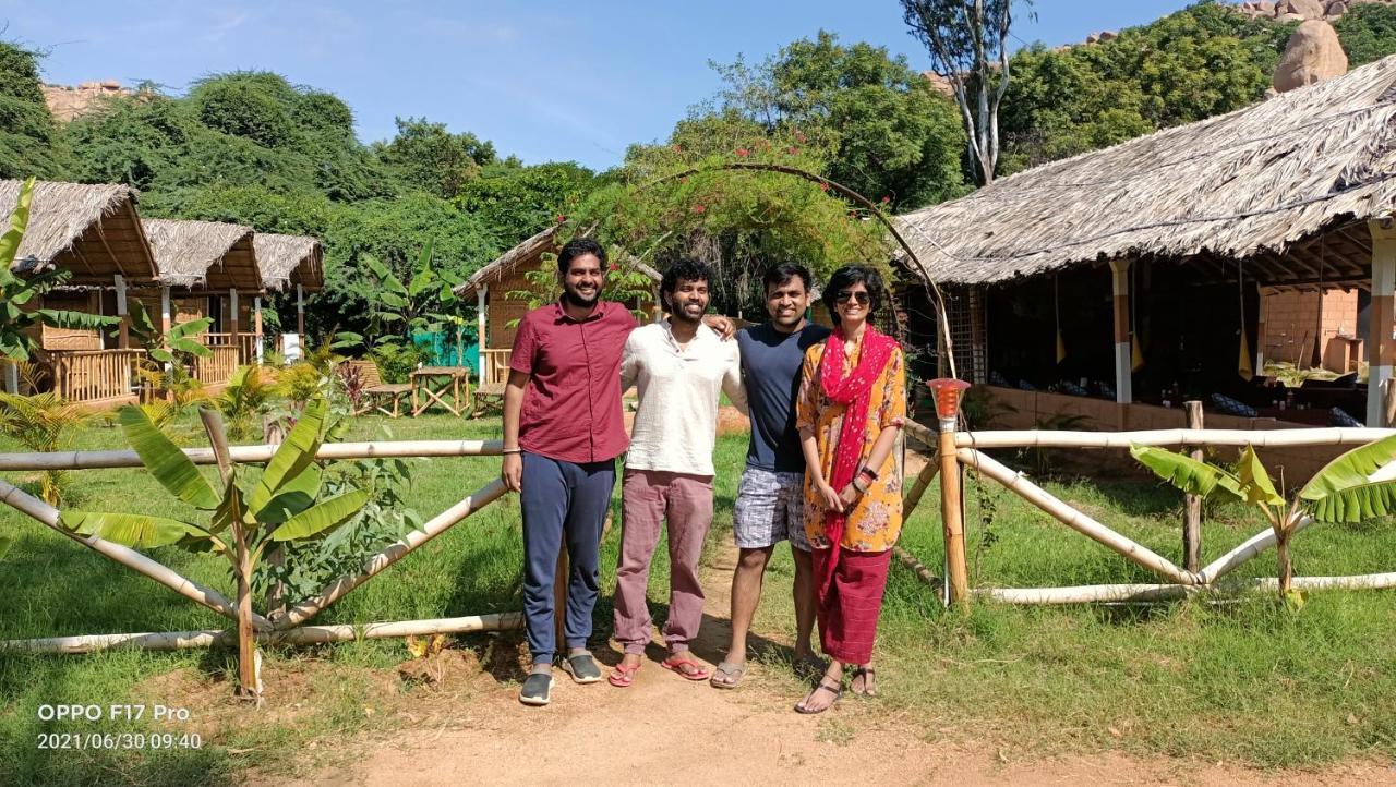 Island Vibes Hampi Guesthouse ภายนอก รูปภาพ