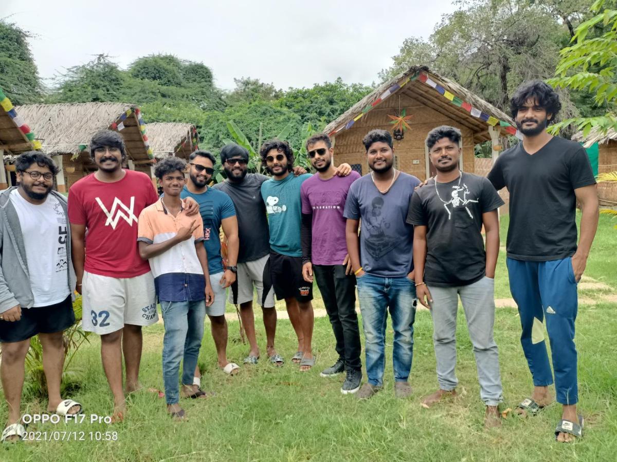 Island Vibes Hampi Guesthouse ภายนอก รูปภาพ
