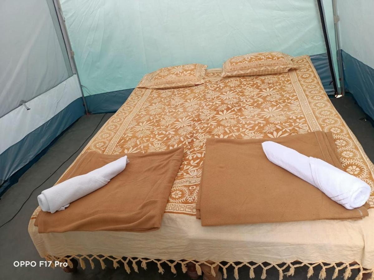 Island Vibes Hampi Guesthouse ภายนอก รูปภาพ
